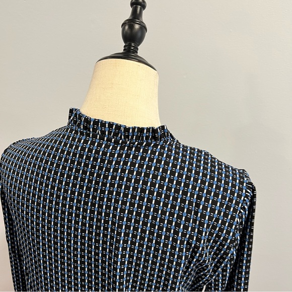 CeCe Garden Geometric Print Blouse In Cerulean Dusk - New With Tag - Reemoly - Picture 11 of 13